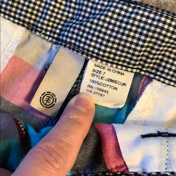 Element Shorts - Picture 6 of 6